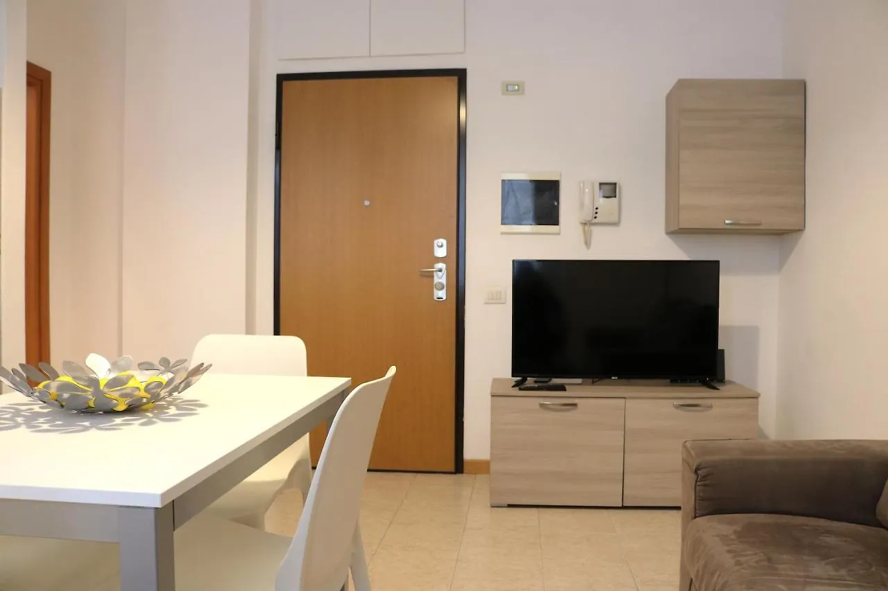 Super Milano Rogoredo Vacation Apartment - 4 people