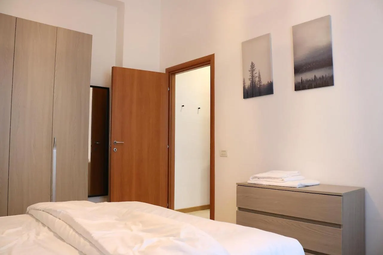 Super Milano Rogoredo Vacation Apartment - 4 people Italia