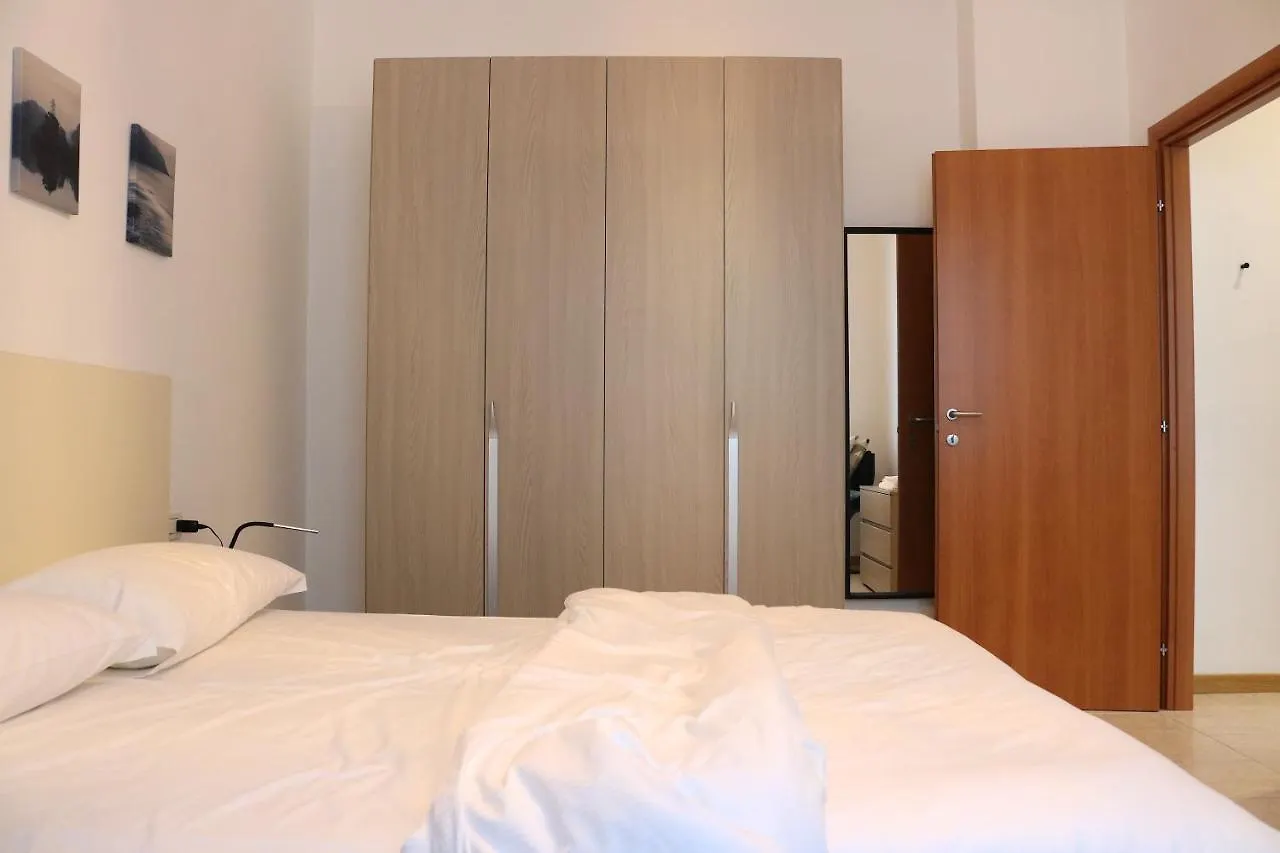 Super Milano Rogoredo Vacation Apartment - 4 people